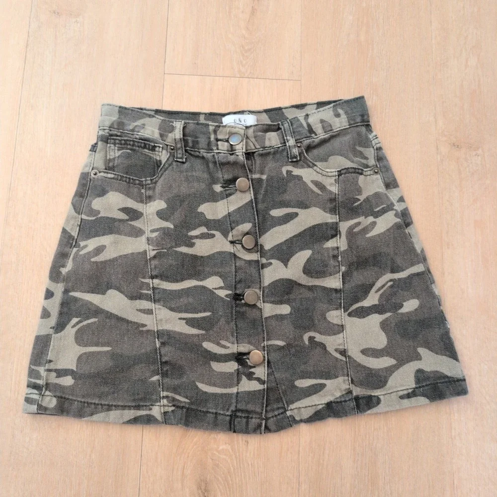C & C Denimwear Womens Camo Button Front Denim Mini Skirt Green Camouflage